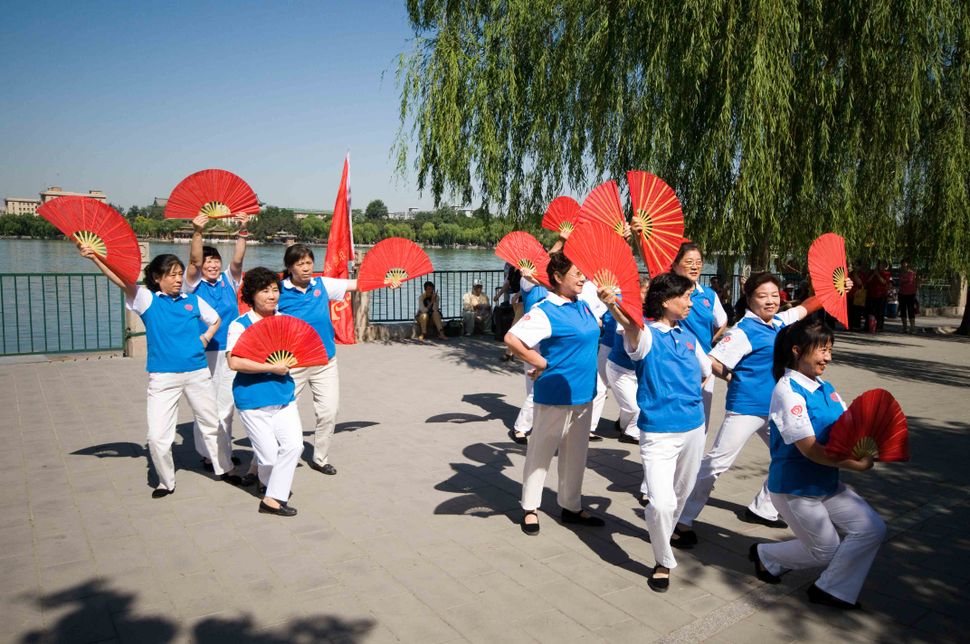 Beihai Park - Dancers 