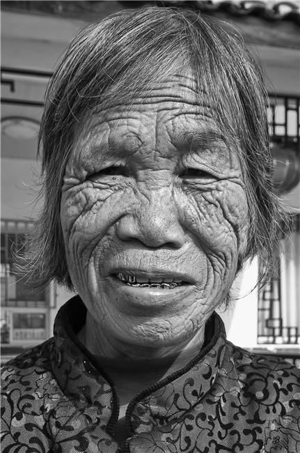Old woman, Yangshuo, China