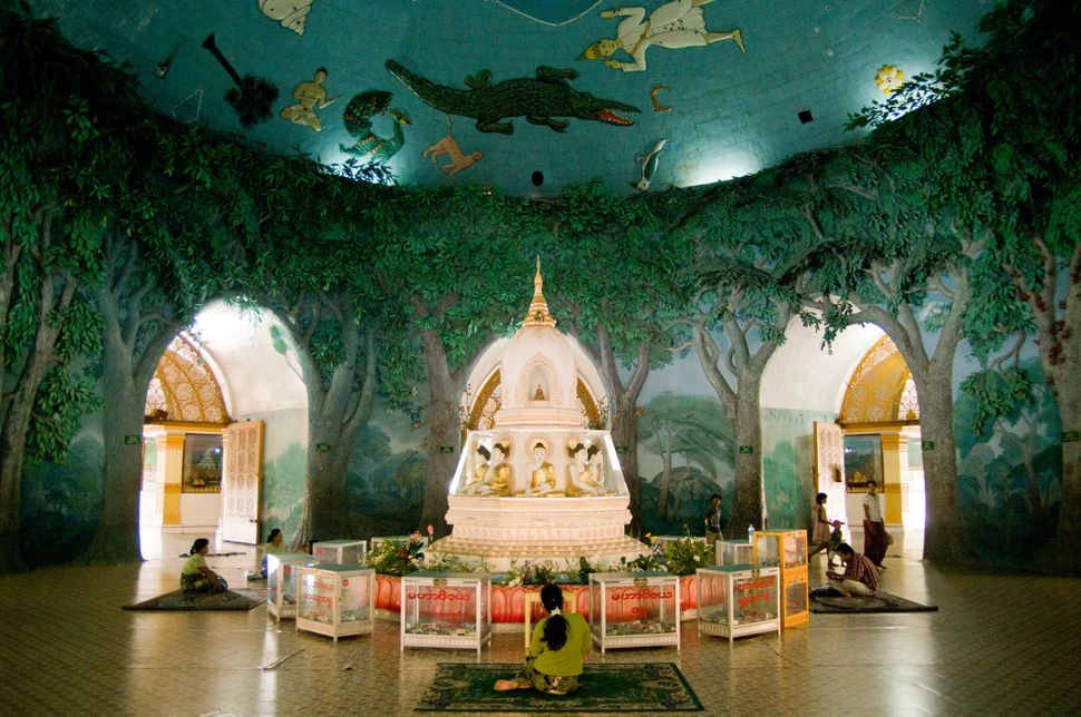 Prayer room inside Maha Wizaya Pagoda 2