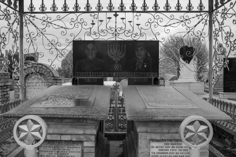 Samarkand Jewish cemetery