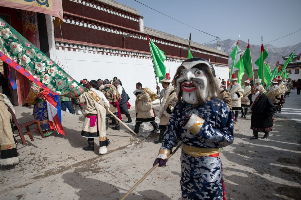 Xicang Monastery parade